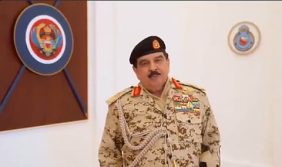  الملك حمد بن عيسى يزور سلاح الجو ويشيد بقوة دفاع البحرين