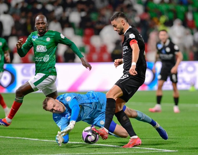 دوري روشن السعودي: تعادل الاتفاق والشباب وتأثيره على الترتيب