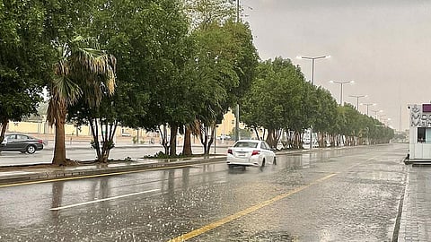 «الأرصاد» تتوقع هطول أمطار متوسطة إلى غزيرة على منطقة الرياض