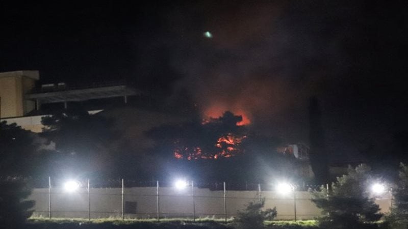 من قلب الحدث: جهود إخماد حريق مطار الكويت وتأمين المطار