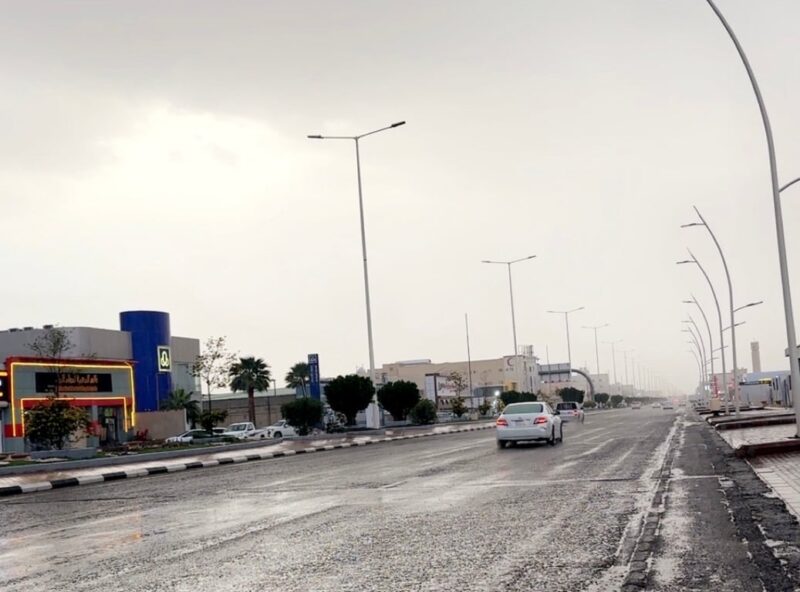 سلامتك أولاً: تحذيرات أمطار الرياض ونصائح الدفاع المدني