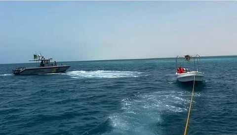 حرس الحدود بمنطقة عسير ينقذ مواطنين من الغرق أثناء ممارسة السباحة