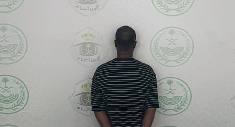 مرور منطقة الباحة يضبط مقيمًا من الجنسية البنجلاديشية لممارسته التسول