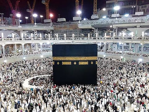 الحج: كثافة عالية بالمسجد الحرام في العشر الأواخر ويمكن الصلاة داخل حدود الحرم