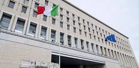 إيطاليا تنفي التفاوض مع إيران لضمان مرور آمن للسفن الإيطالية بمضيق هرمز