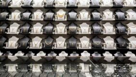 حركة شرائية نشطة بأسواق الذهب بالباحة مع اقتراب عيد الفطر