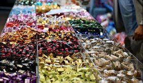 أسواق مكة تتزين بحلاوة العيد.. إقبال واسع على الشوكولاتة والحلويات مع اقتراب عيد الفطر