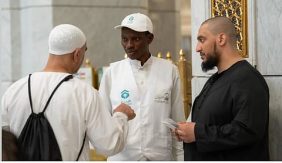 أكثر من 350 ألف مستفيد من الترجمة والإجابة عن الاستفسارات بالمسجد الحرام