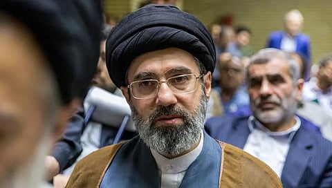 مسؤول إيراني: مجتبى خامنئي يرى أن الوقت ليس مناسبًا للسلام