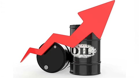 أسعار النفط ترتفع بأكثر من 3% عند تسوية التعاملات