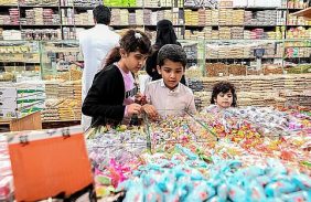 مبيعات الحلويات بينبع تشهد حركة شرائية نشطة مع قرب عيد الفطر