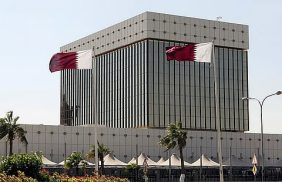 قطر والبحرين تثبتان أسعار الفائدة