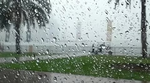 «الأرصاد»: إنذار أحمر بهطول أمطار غزيرة ورياح شديدة على العاصمة المقدسة