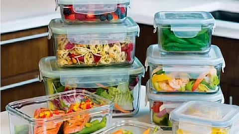 احمِ نفسك: مخاطر البلاستيك والطعام الساخن وتفكك المواد