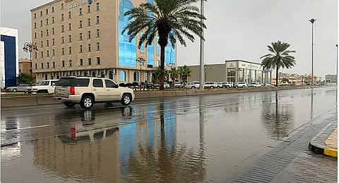 نصائح للتعامل مع التقلبات الجوية في السعودية بأمان