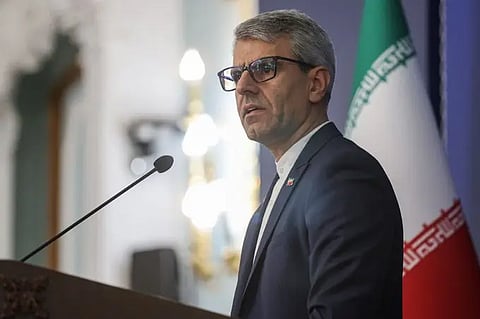 كواليس الوساطة بين إيران وأمريكا: ما الذي يحدث خلف الأبواب؟