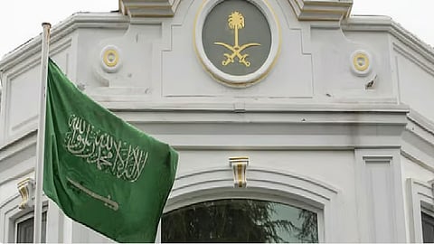 لماذا يجب مغادرة لبنان الآن؟ تعزيز سلامة المواطنين السعوديين في لبنان