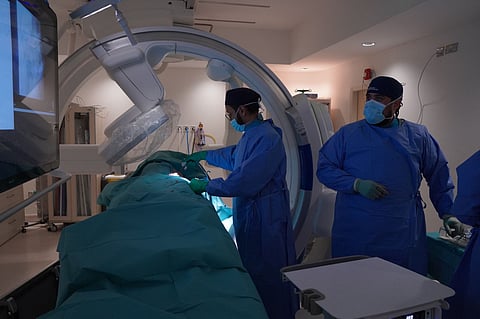 تقنيات عالمية: علاج سرطان عظام الحوض المتقدم بمعايير دولية بالشرقية