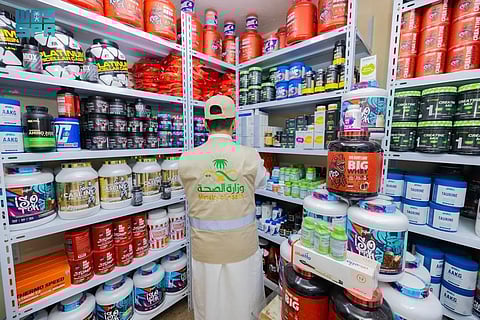 من جنسيات عربية.. «الصحة» تضبط مخالفين يروجون لأدوية إنقاص الوزن وهرمونات ومواد بيبتيدية غير آمنة