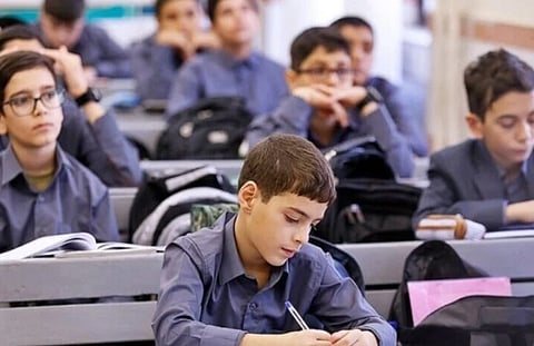 فهم المناهج الإيرانية التعليمية: مفتاح لتفسير سياسة إيران الخارجية