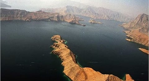 سلطنة عمان وإيران تبحثان الخيارات الممكنة لضمان انسيابية العبور في مضيق هرمز