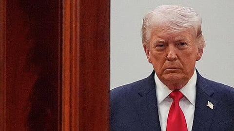 فهم تهديدات إغلاق مضيق هرمز: الأسباب والتداعيات