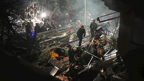 جيش الاحتلال الإسرائيلي يعلن فقد الاتصال بـ 4 أشخاص إثر سقوط صاروخ إيراني في حيفا