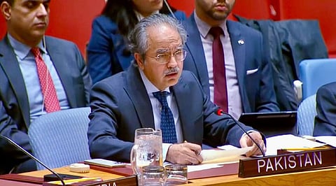 الأزمة في مضيق هرمز: هل يمكن تجنب كارثة عالمية؟