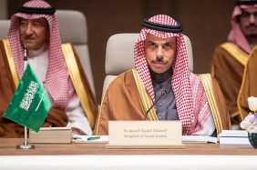 وزير الخارجية يتلقى اتصالا هاتفيًا من نظيره الإيراني ويبحثان مستجدات المفاوضات بين واشنطن وطهران