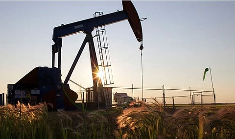 تقرير: أسعار النفط تسجل مستويات قياسية مع بدء عمليات بحرية