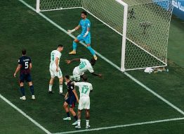 الأهلي السعودي يثبت مكانته القارية بفوز مستحق في ربع النهائي