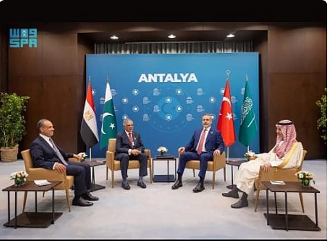 تداعيات المفاوضات الأمريكية الإيرانية على الاقتصاد العالمي والنفط