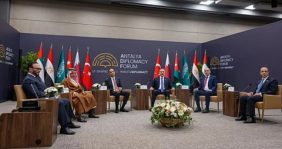 وزير الخارجية يشارك في الاجتماع الوزاري لمجموعة الثمانية بشأن غزة في أنطاليا