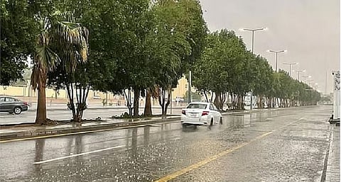 طقس جازان المتقلب: رسائل تحذيرية هامة من الجهات المختصة