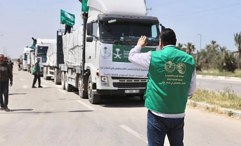 المساعدات السعودية لقطاع غزة: جهود لوجستية لتأمين الغذاء للمحاصرين