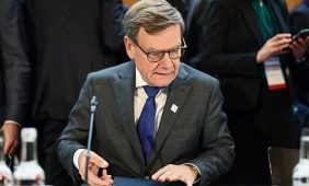 تطورات المفاوضات الإيرانية الأمريكية في ظل الضغوط الدولية