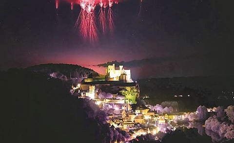 مستقبل دراسة البرق الأحمر العابر وتأثيره على البيئة الفضائية