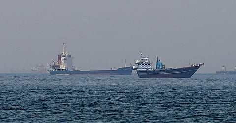 دليل الملاحة: تحليل حركة السفن في مضيق هرمز وتحديات العبور