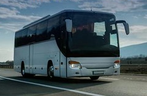 كل ما تود معرفته عن دليل الناقلين المرخصين الجديد للحافلات