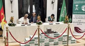 مركز الملك سلمان للإغاثة يسلّم 25 طنًا من التمور هدية المملكة للكاميرون