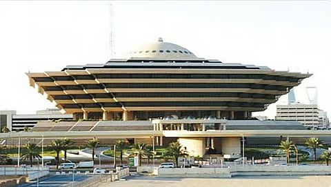 مخاطر الترحيل بسبب تأخر الوافدين عن المغادرة